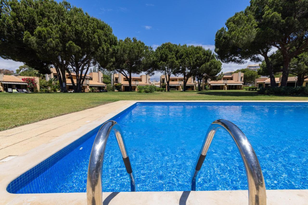 Casa De Ferias Com Piscina - Condominio Vilamouratenis Екстер'єр фото